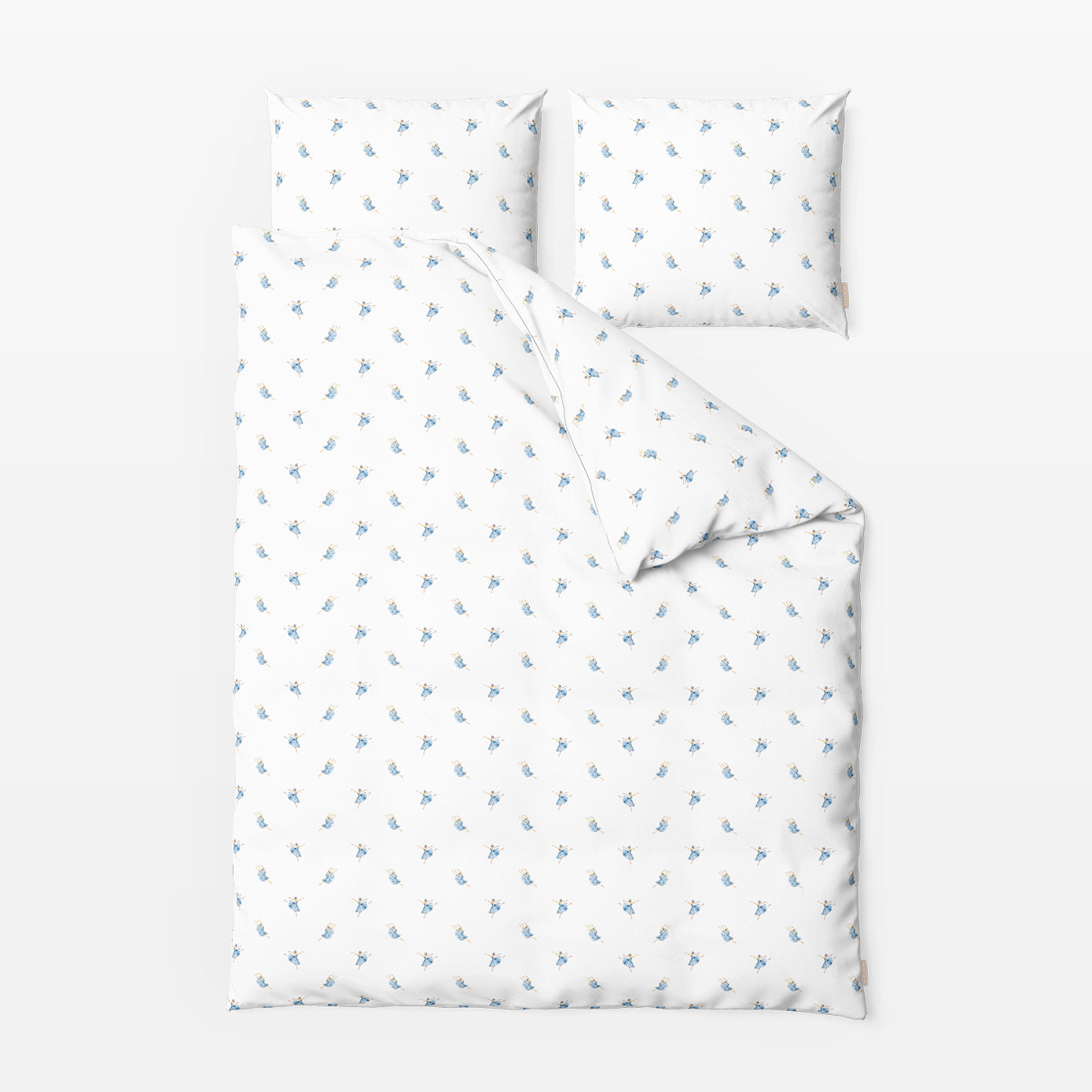 MOMM Exklusive Satin Design Bettwäsche La Ballerina mit Ballerina  im blauen Tutu